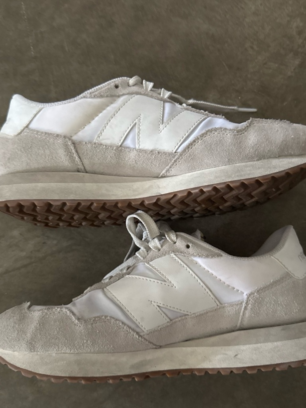 New Balance Women's White & Light Gray Suede Runner